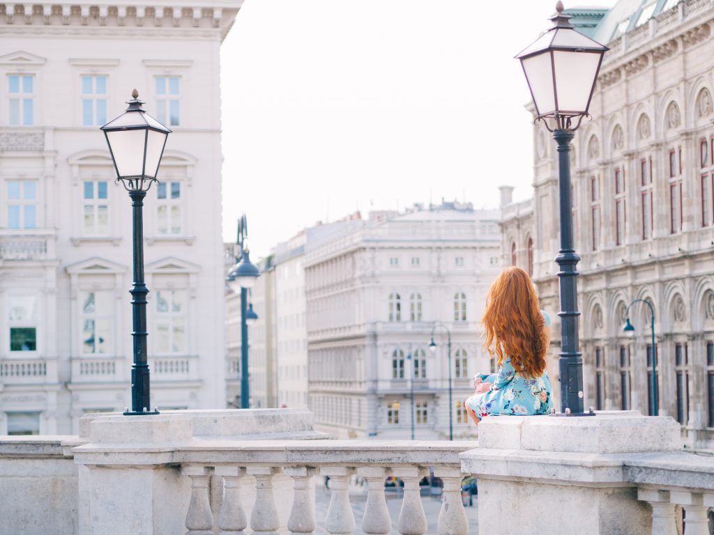 Vacation-photograhper-Vienna-Couple-Session-in-Vienna-Opera-Albertina