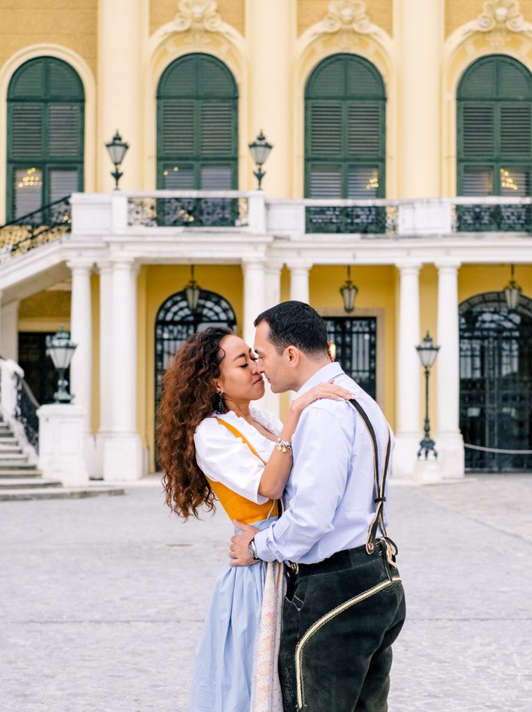 Schönbrunn Engagement Photoshooting